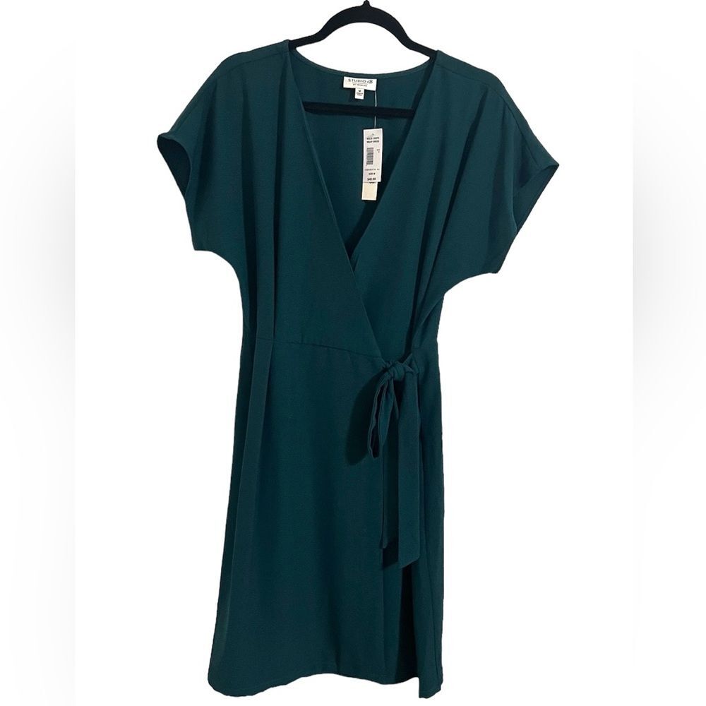 NWT Studio B by Bobeau Dark Green V-Neck Wrap Dress Career Wear Size Medium